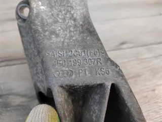 4F0199307R Кронштейн двигателя Audi A6 C6 (S6,RS6) Арт 2-32069, вид 5
