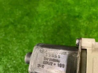 A1669060301 Моторчик стеклоподъемника Mercedes GLS X166 Арт 2-184906, вид 3