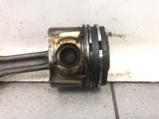 1802382 Поршень Ford Focus 1 2.5л Арт 2-185537, вид 2