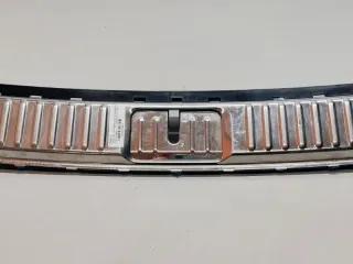 7P0863459E Накладка замка багажника Volkswagen Touareg 2 Арт 2-209691, вид 4