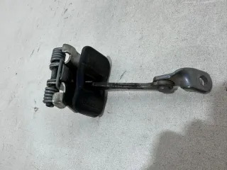 804305879R Ограничитель открывания двери Renault Duster 1 Арт 2-354258, вид 2