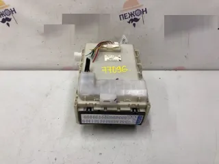 8273012530 Блок предохранителей Toyota Auris 1 Арт 2-376983, вид 1