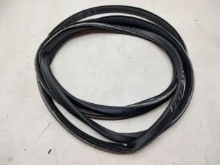 7P0837911 Уплотнительная резинка Volkswagen Touareg 2 Арт 2-446133, вид 1