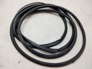 7P0837911 Уплотнительная резинка Volkswagen Touareg 2 Арт 2-446133, вид 5