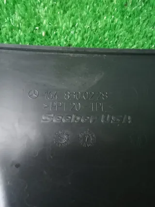 A1648300228 Решетка под лобовое стекло / жабо Mercedes ML W164 Арт 2-565304, вид 5