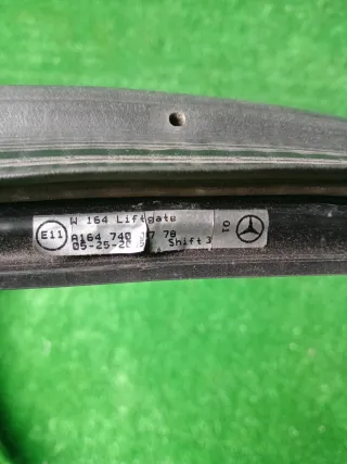 A1647401178 Уплотнитель резинка Mercedes ML W164 Арт 2-565314, вид 2