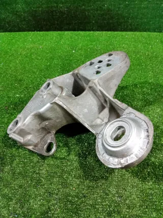 8E0199351M Кронштейн опоры двигателя (комплект) Volkswagen Passat B5 Арт 2-704533, вид 5