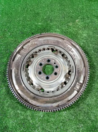 03F105266 Маховик двухмассовый Volkswagen Golf 6 Арт 2-704881, вид 1