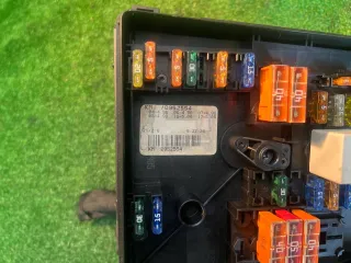 1K0937125A Блок предохранителей Volkswagen Jetta 5 Арт 2-740270, вид 7
