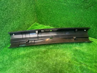 3C9863459C Накладка на замок багажника Volkswagen Passat B7 Арт 2-859850, вид 3