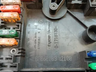 1K0937820D Блок предохранителей под капотом Volkswagen Tiguan 1 Арт 2-876313, вид 7