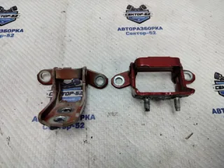 824011KA0A Петля двери Nissan Juke 1 Арт 2-940374, вид 1