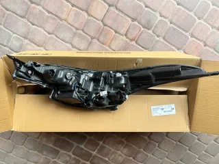 81110-F4180 Фара правая Toyota C-HR Арт e12785672, вид 4