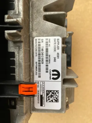 2019-2024 68472590AJ Блок навигации Jeep Wrangler JK restailing Арт e12759334, вид 4