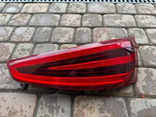 8U0945094A S2501L001 Фонарь задний правый Audi Q3 1 Арт e12740189, вид 1
