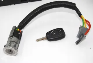 0281014648 8200666516 P8200943317 UCH-N3 8200823728 Блок управления двигателем Renault Trafic 2 Арт e12730110, вид 5