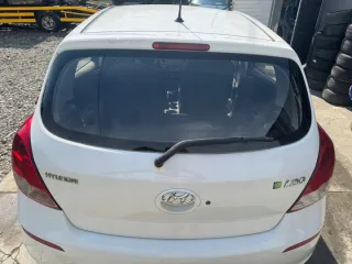 2008-2014 Крышка багажника (дверь 3-5) Hyundai i20 1 Арт e12700552, вид 1