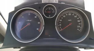 13225988XJ Щиток приборов (приборная панель) Opel Zafira B Арт e11705826, вид 1