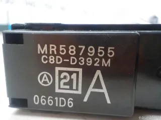 Кнопка стеклоподъемника Mitsubishi Monter 4 2008г. MR587955 - Фото 5