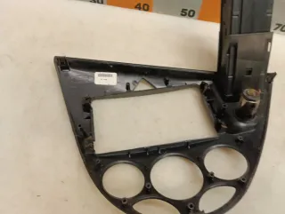 98ABA046A04AE Рамка под магнитолу Ford Focus 1 Арт 2-669858, вид 6