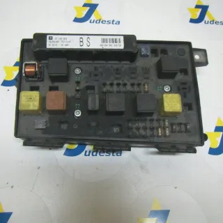 13145039 Короб предохранителей Opel Astra H Арт AL17656988653, вид 2