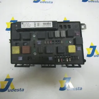 13145043 Короб предохранителей Opel Astra H Арт AL17656988717, вид 2