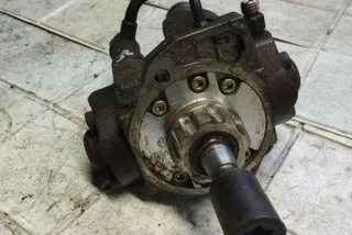 16700AW401 Насос топливный Nissan Almera Tino Арт AL17586186366, вид 3
